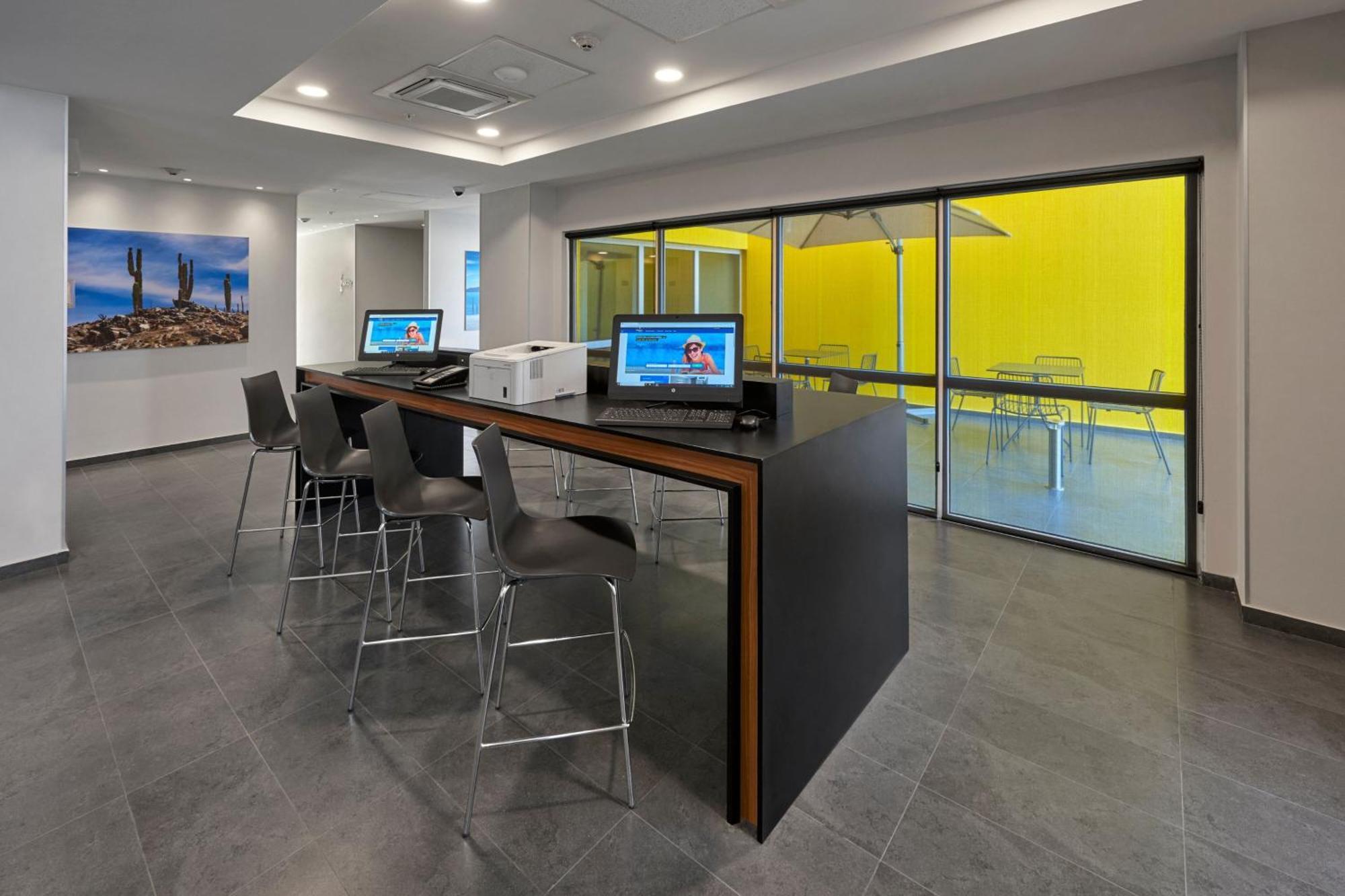 Hotel Express By Marriott Ensenada